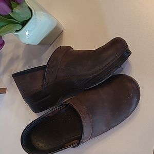 Dansco oiled leather clogs